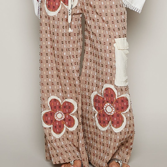 🔥119 NWT Pol Taupe Multi Flower Petal Pant - Picture 4 of 9